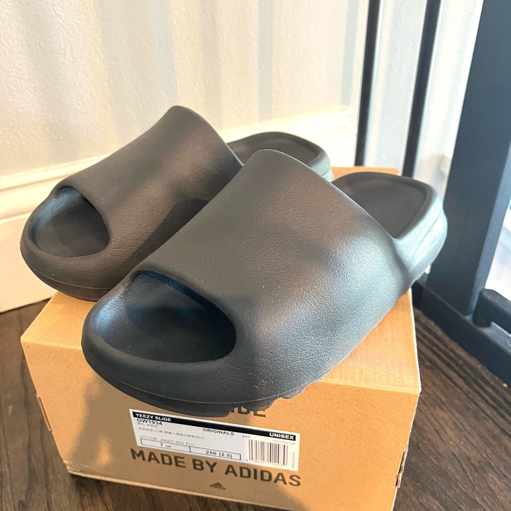 Yeezy Slide onyx